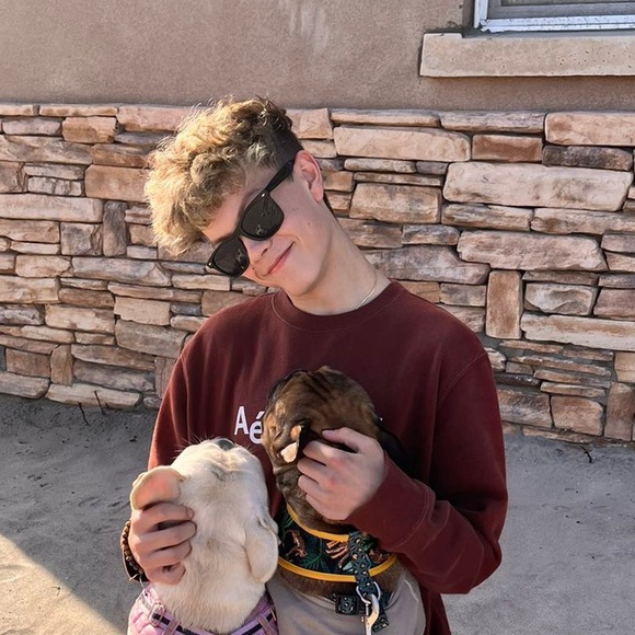 Meet your Posher, Colin - Picture 1 of 1